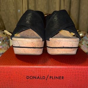 Donald Pliner wedge